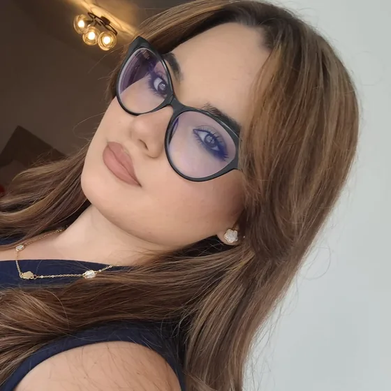 Sara, profesoara de logică și franceză